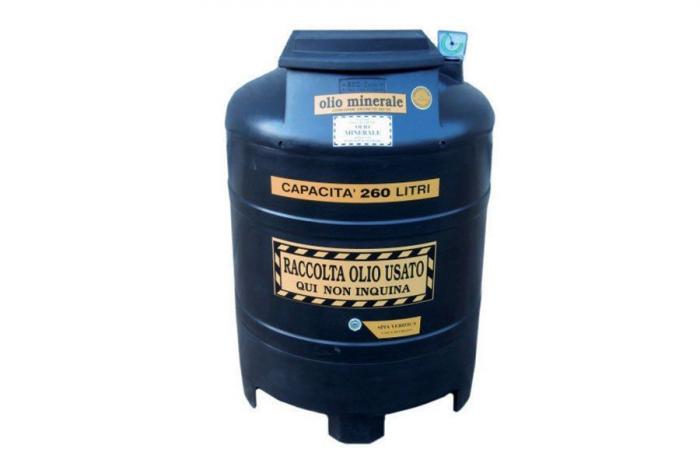 Exhaust oil recovery and stocking tank - 300L